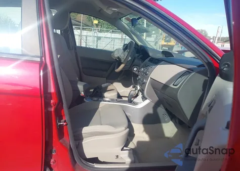 2011 Ford Focus S z USA, uszkodzony, nr VIN 1FAHP3EN2BW125544